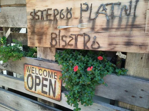 'Sistergő Platni Bisztró' cikk borítóképe